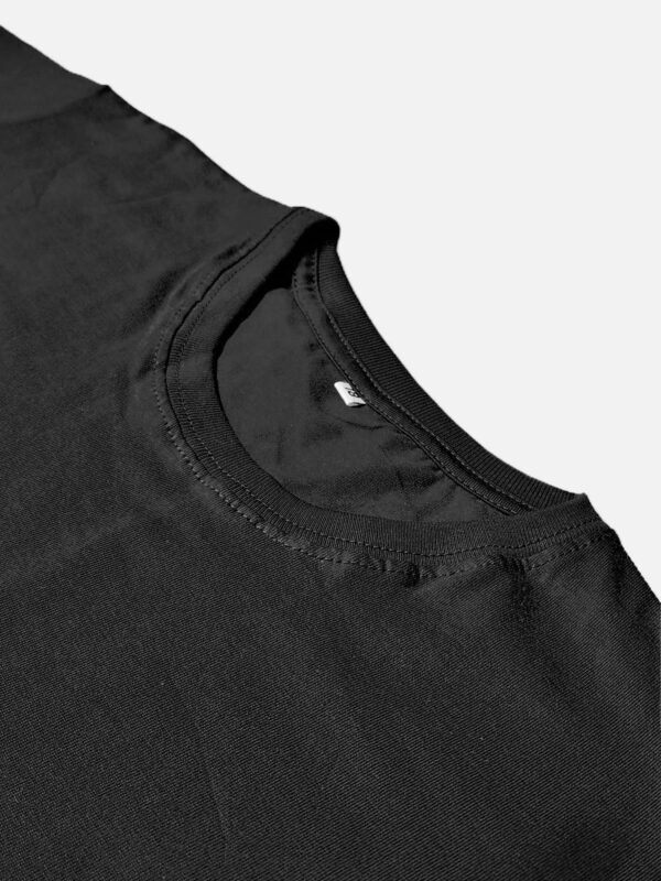 Remera Negra Detalle 2 Remera Lisa Peinado Premium Mujer